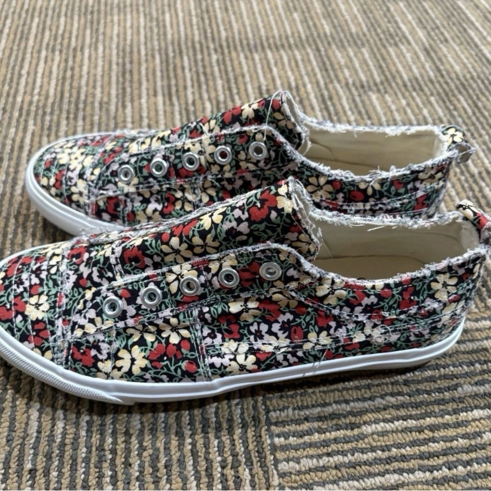 Corkys Babalu Floral Frayed Sneakers Pull On Shoes Womens 7 Colorful Flower NWOB